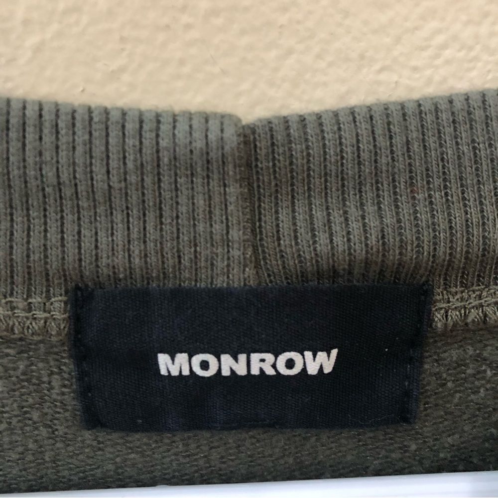 Monrow Patch Pocket Sweatshirt - Picture 5 of 6